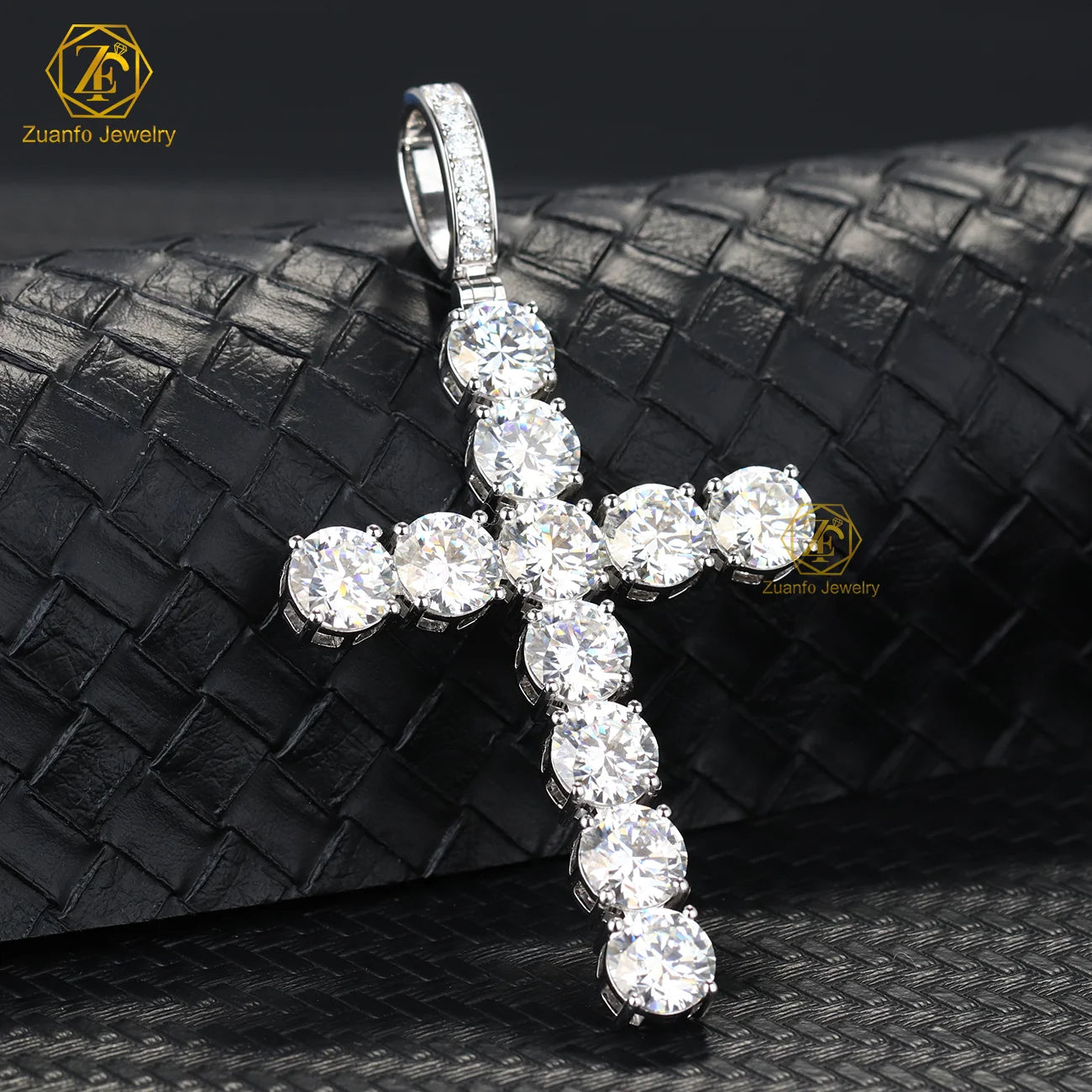 Wholesale Men's Hip Hop Full Diamond Cross Pattern Necklace Shiny Pendant with Complete Trend Jewelry Moissanite Pendants Charms