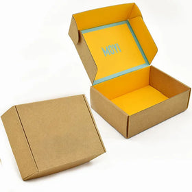 Customizable Luxury Kraft Corrugated Slotted Boxes Recycled Materials Matt Lamination Embossing Durable Socks Gift Packaging