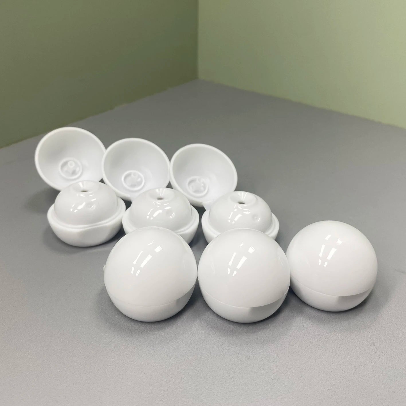 24 Plastic Flip Top Cap Glossy Round Ball Shape Flip Cap Factory Wholesale Cosmetic Cover Shampoo Bottle Cap