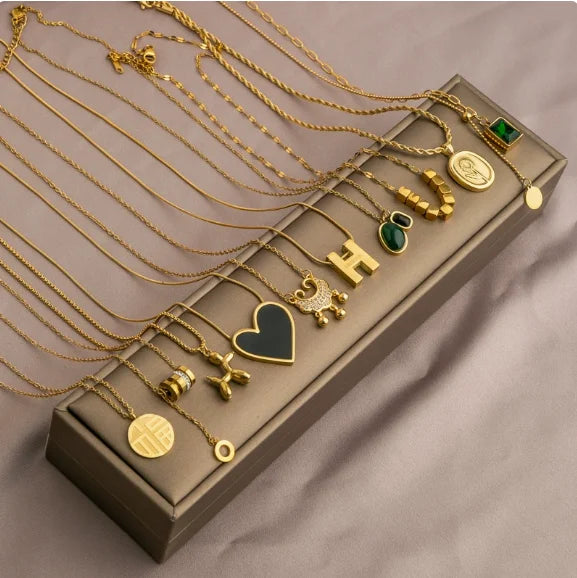 Wholesale Simple and High-end Feeling Niche Design Non Fading Stainless Steel Collarbone Chain Pendant Necklace for Women