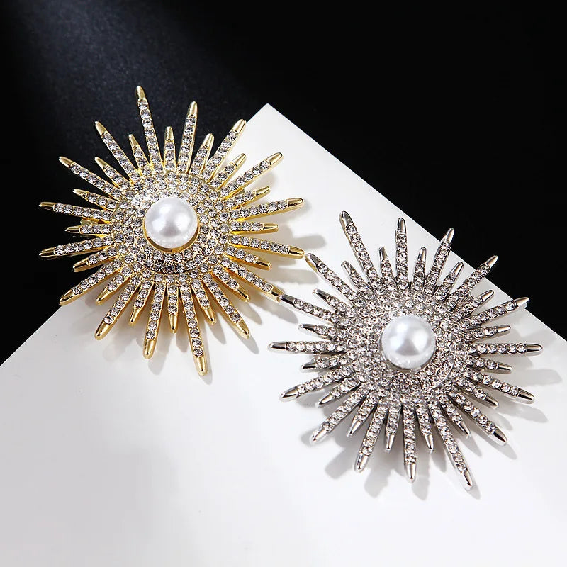 Luxurious Alloy Full Diamond Pearl Flower-Shaped Brooch Gold Plated Fashionable Women's Clothing Accessory