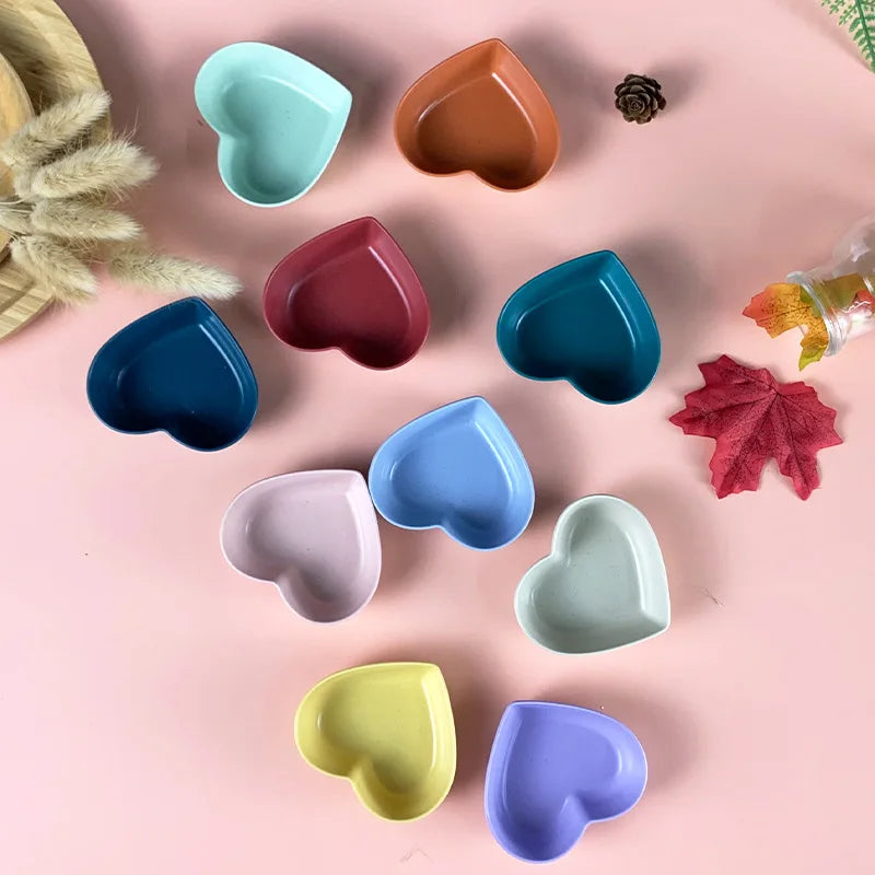 Heart-shaped Kitchen Food Sauce Dish Sauce Seasoned Mustard Wheatgrass Bowl Sauce Saucer Small Vinegar Taste Board Snack Plate
