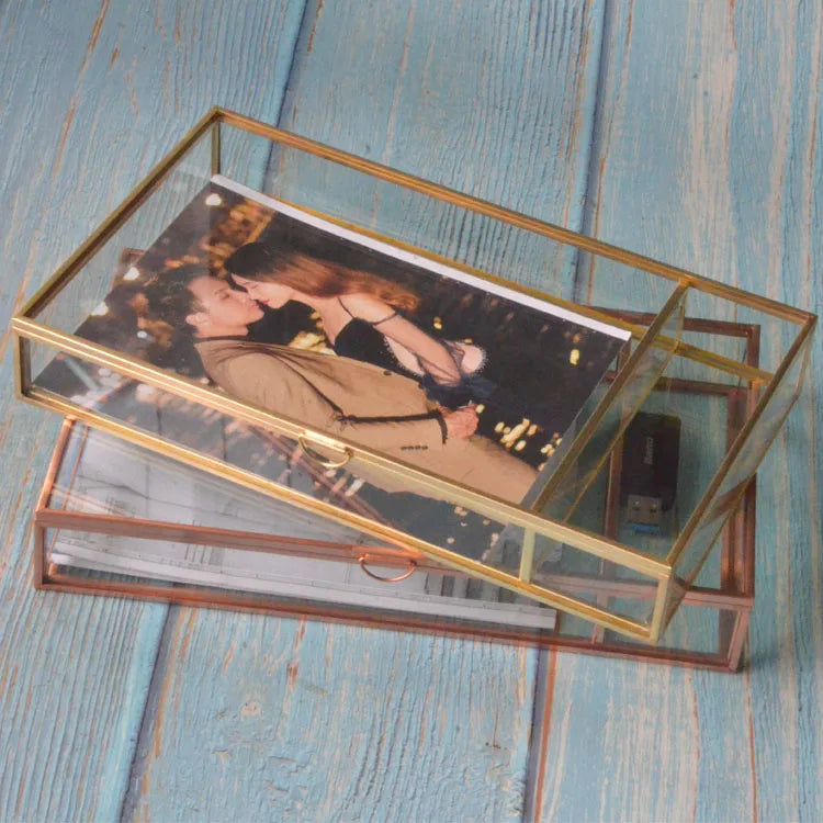 21.5*12*3.8cm Brass Color Lock Handle Photographer Packaging Photo 4x6 Glass Trinket Box with Two Compartments Proof Box Usb