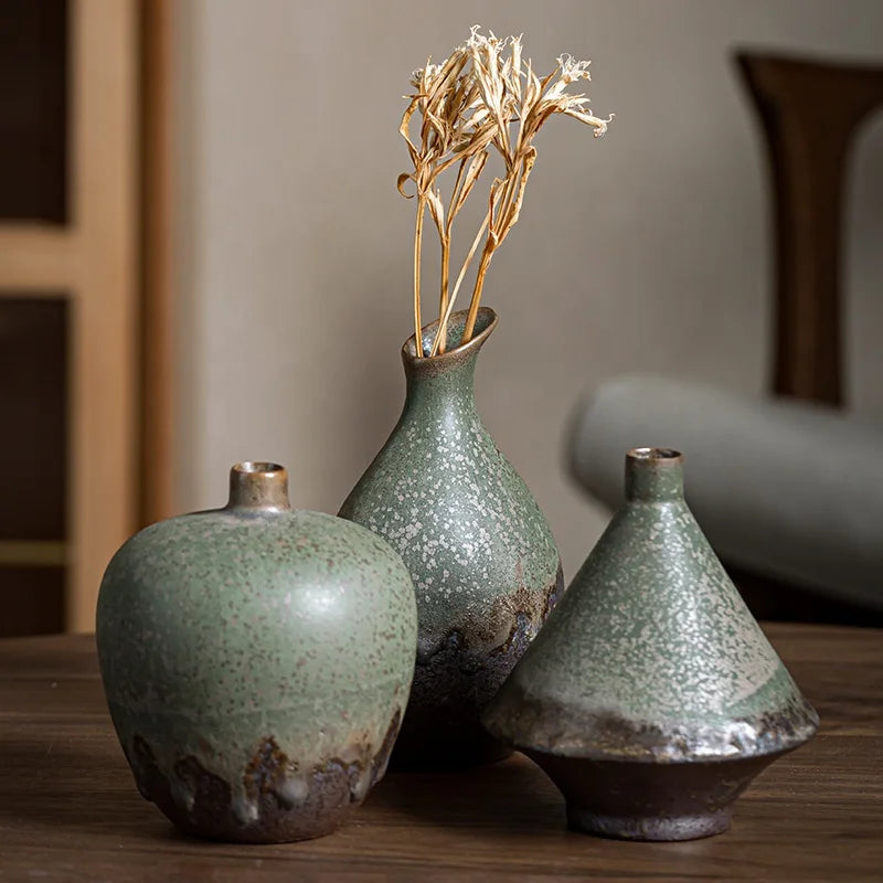 Ceramic Modern Farmhouse Rustic Mini Vase Bronze Glaze Handmade Eco-Friendly Hotel Village Decoration Japanese Antique Vase