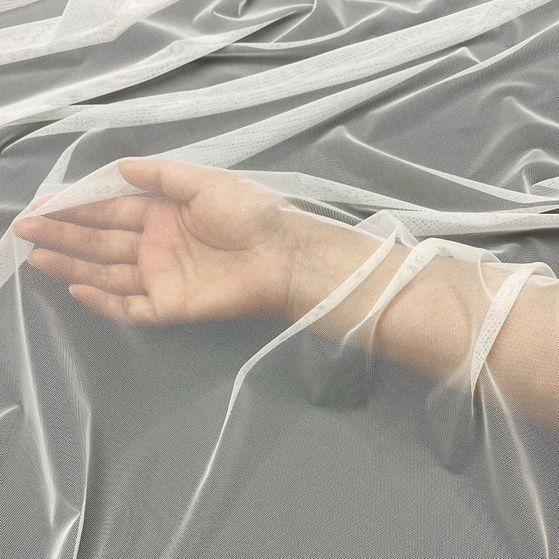 High Quality 63" White Dyed Soft Tulle Fabric Girls Skin-Friendly Antimicrobial 100% Nylon Lightweight Mesh for Dresses Wedding