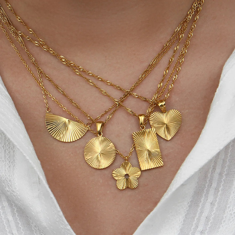 Vintage 18k Gold Plated Circle & Heart & Square Women's Pendant Necklace Striped Geometric Pendant Necklace
