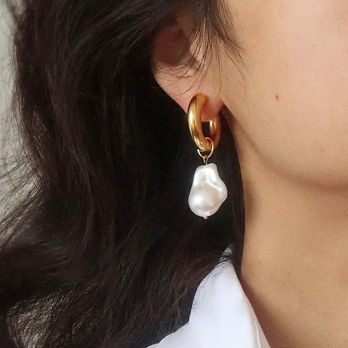 Ason Fashion Hypoallergenic Designer Pearl Earrings Trendy Stainless Steel 18k Gold Plated Statement Hoop Earrings Women Jewelry