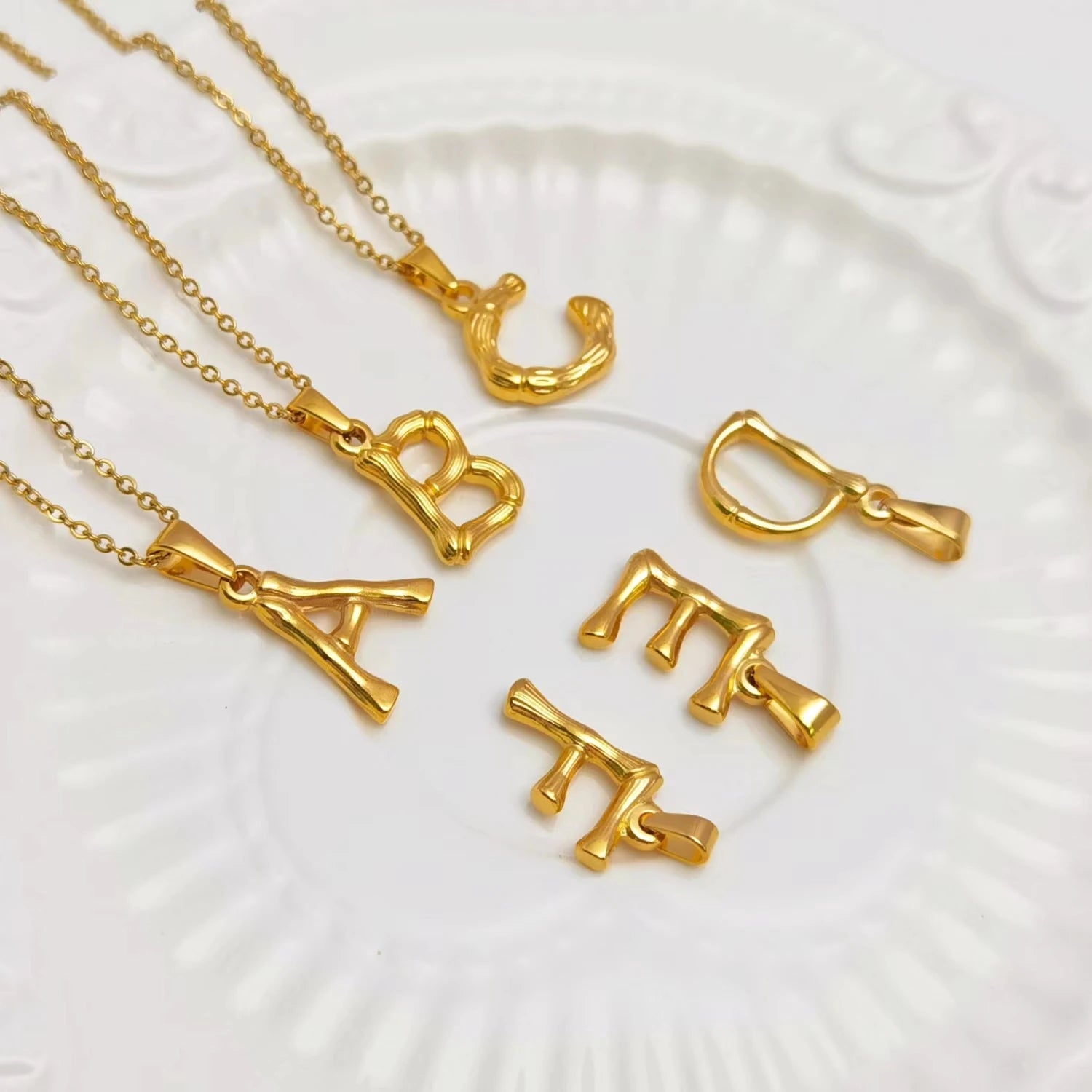 Factory Cheap Necklaces with Letter Pendant Initial Letter Chain Stainless Steel Gold Plated Custom a - Z 26 Alphabet Wholesale