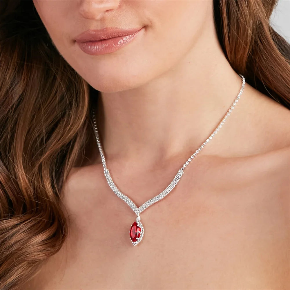 Fashionable Waterdrop-shaped Diamond Necklace with Tassel Simple and Elegant Crystal Collarbone Chain for Women Wholesale