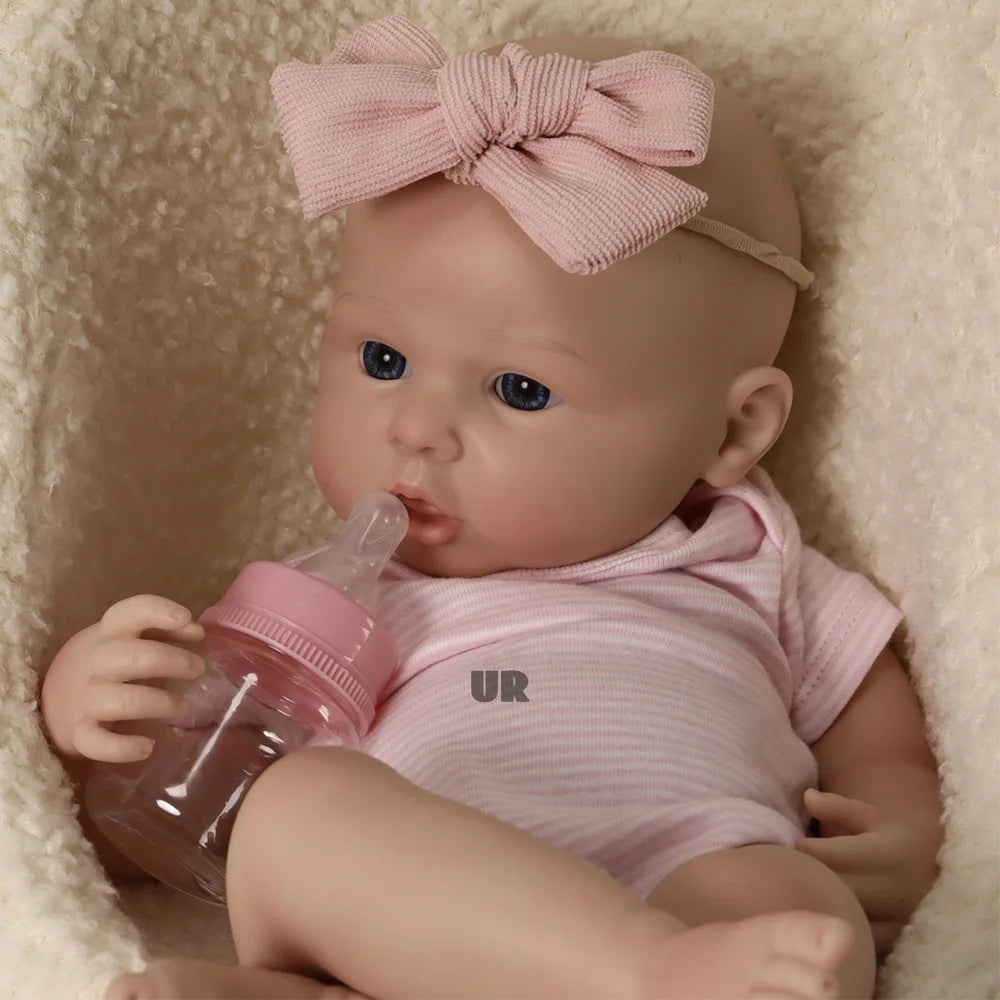 45Cm Newborn Girl Props Infant Realism Fake Newborn Preemy Soft Lifelike Dolls Realistic Silicone Reborn Baby Collectibles