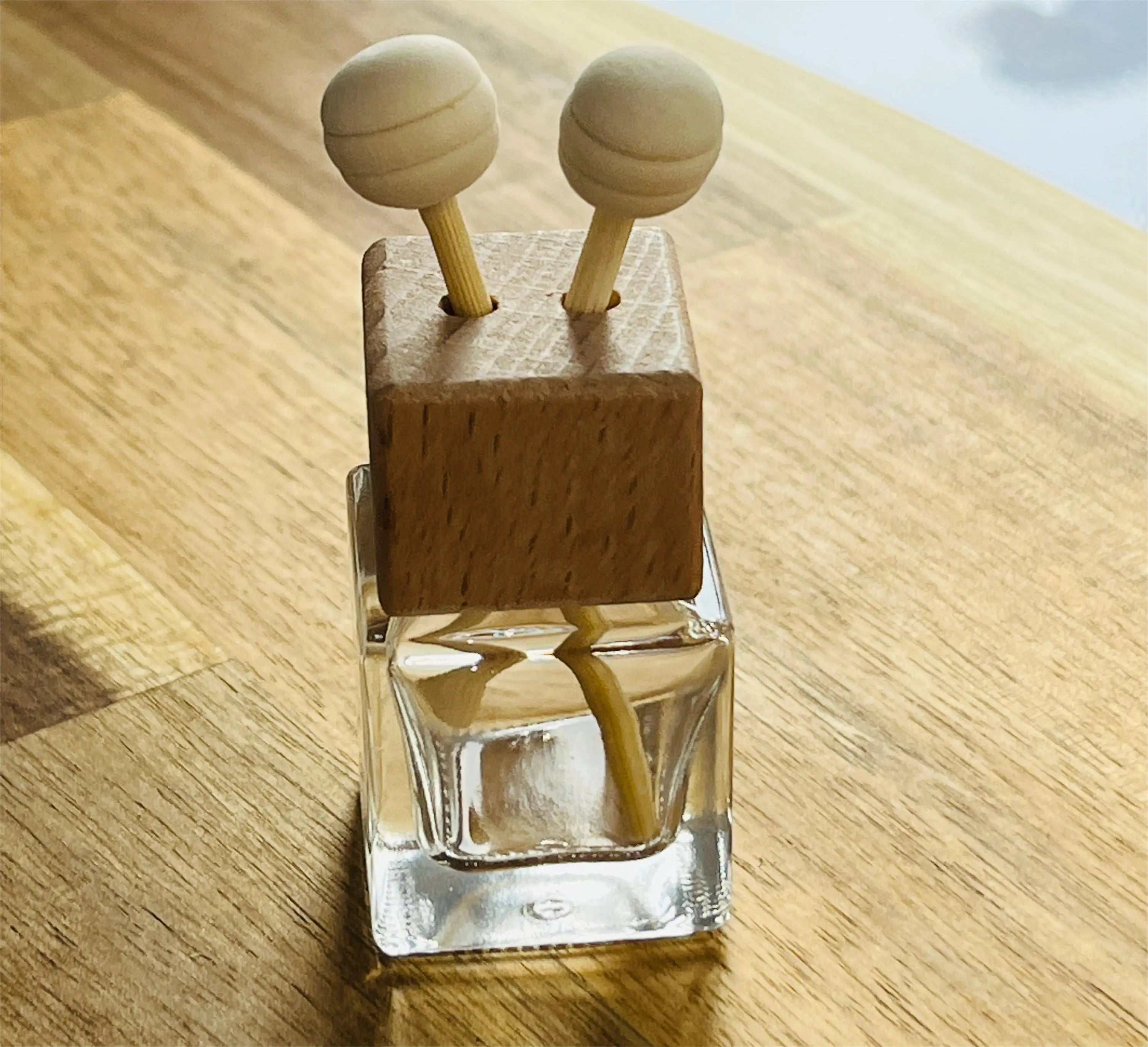 Custom logo Auto Hanging Glass air Freshener Essential Oil Aroma Scent 12ml Empty Diffuser Bottle for Car