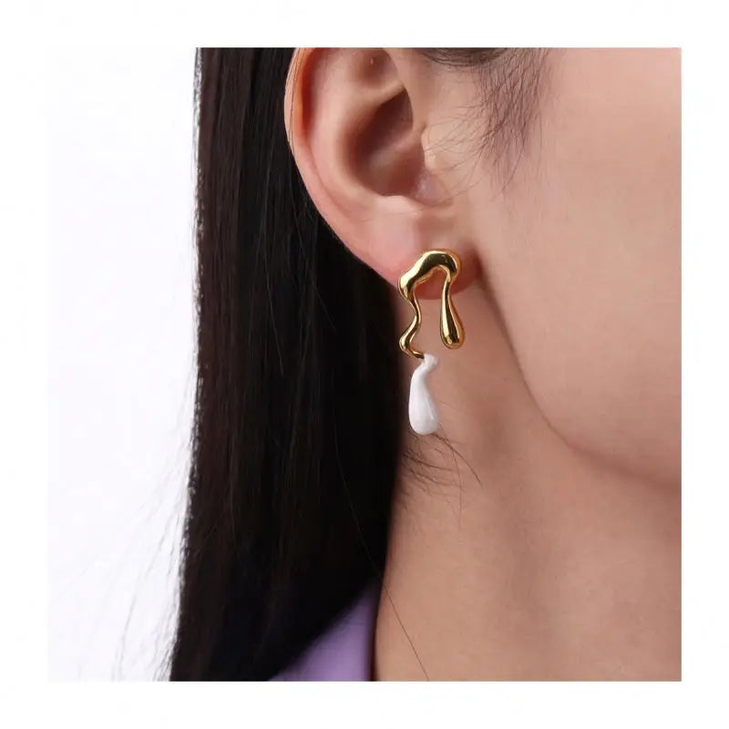 Chris April in Stock Fashion Jewelry 316L Stainless Steel PVD Gold Plated Asymmetry Enamel Lined Drop Earrings