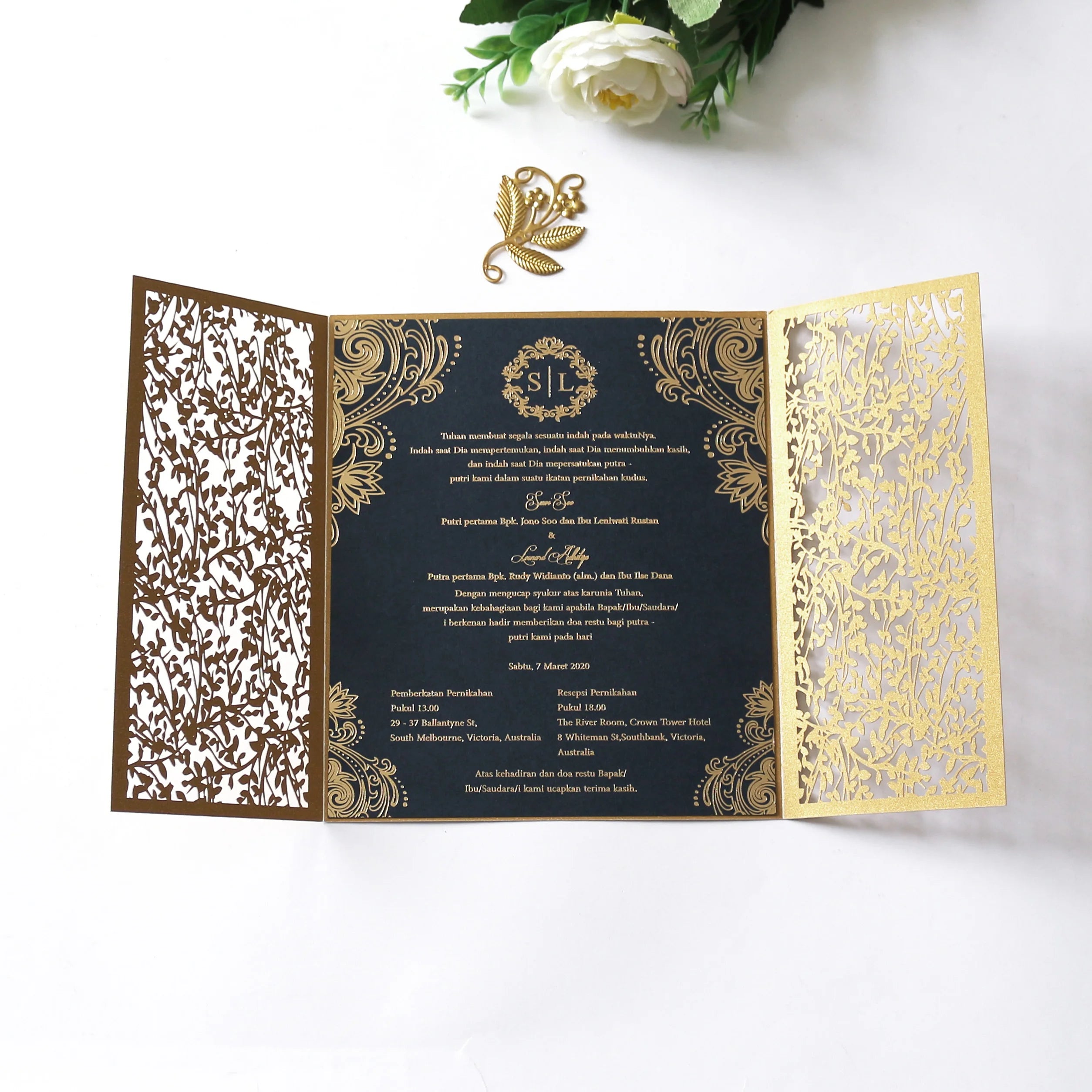 Chinese Supplier Popular Golden Laser Cut Cover Wedding Invitations Insert Card Inside With Envelope and Flower Decoration