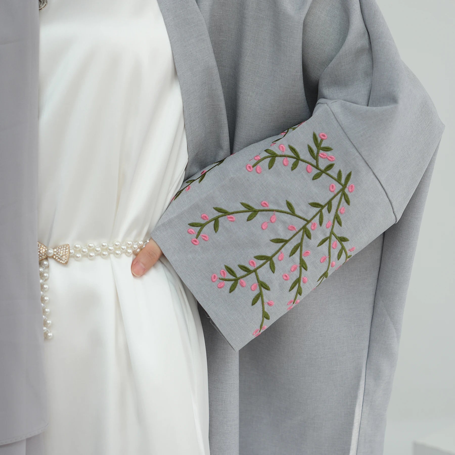 2024 Mexizo Wholesale New Arrival Flower Embroidery Modest Clothing Dubai Abaya Linen Kimono Islamic Clothing for Women Dress