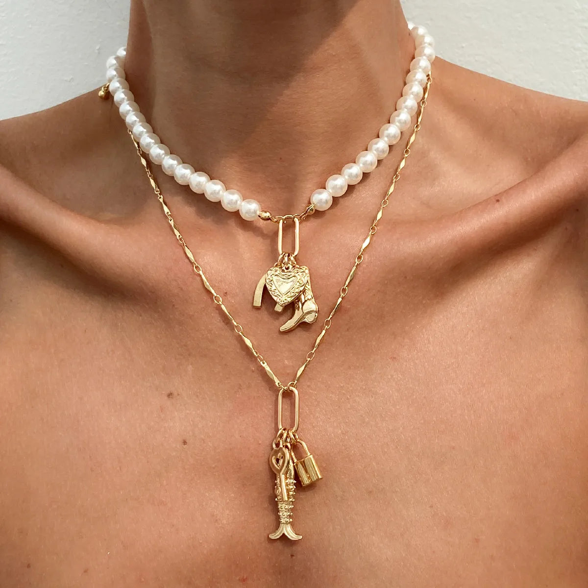 Vintage Padlock/Key/Fish Pendants Imitated Pearl Heart Necklace Set for Women Trendy Lady Choker Fashionable Jewelry Accessories