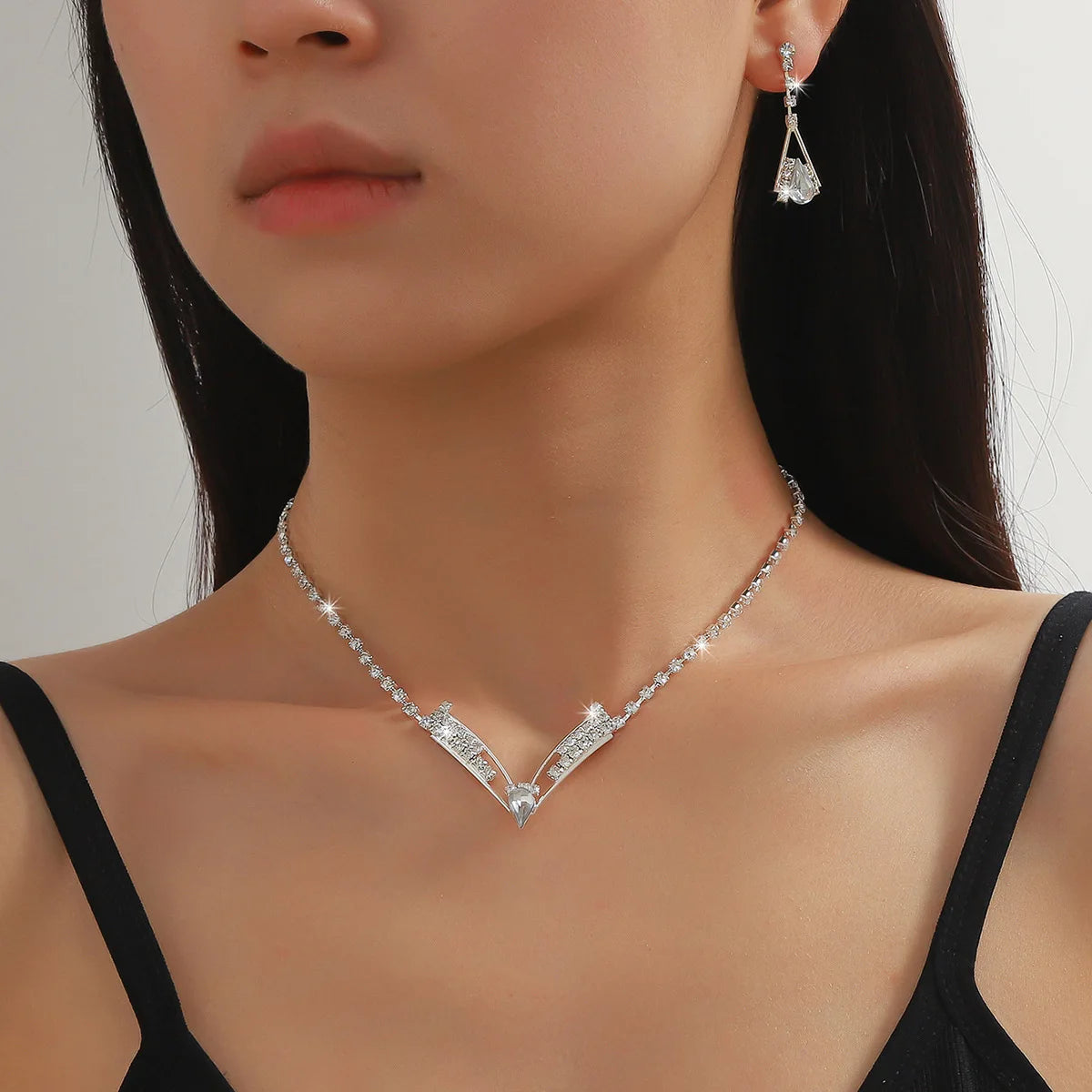 Korea Hot Bride Wedding Latest Crystal Gifts Artificial Jewellery Fashion Jewelry Dainty Necklaces Earrings Set for Women Girl