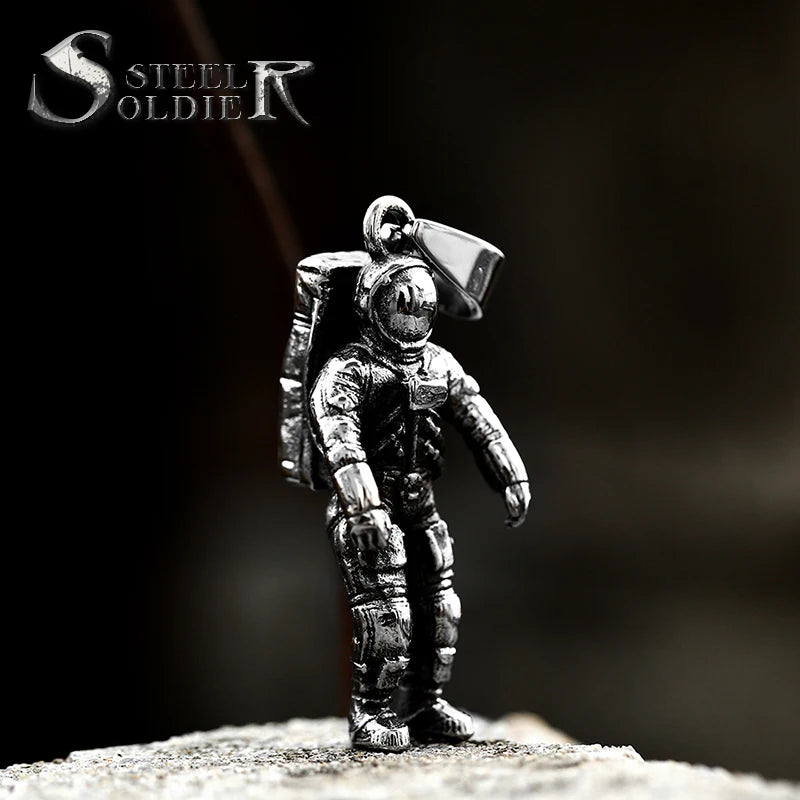 SS8-754P 316 Stainless Steel Astronaut Pendant for Men Women Fashion Trendy Magnetic Movie Unique Jewelry Wholesale