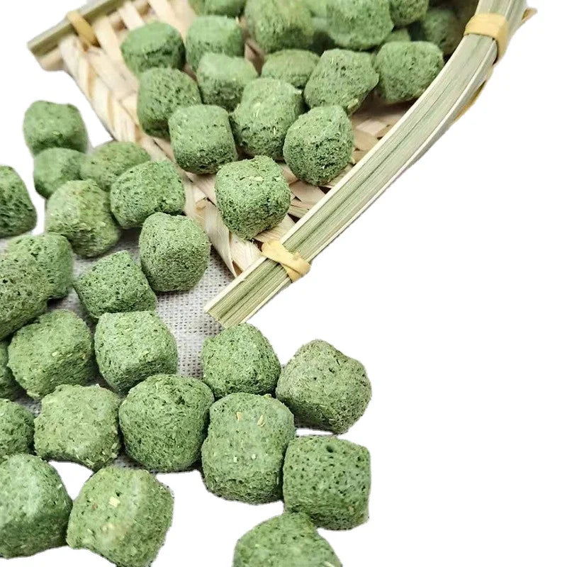 Sustainable Pet Molar Teeth Grinding Grass Bricks 20 Catties Dog Toy in Bag for Small Animals