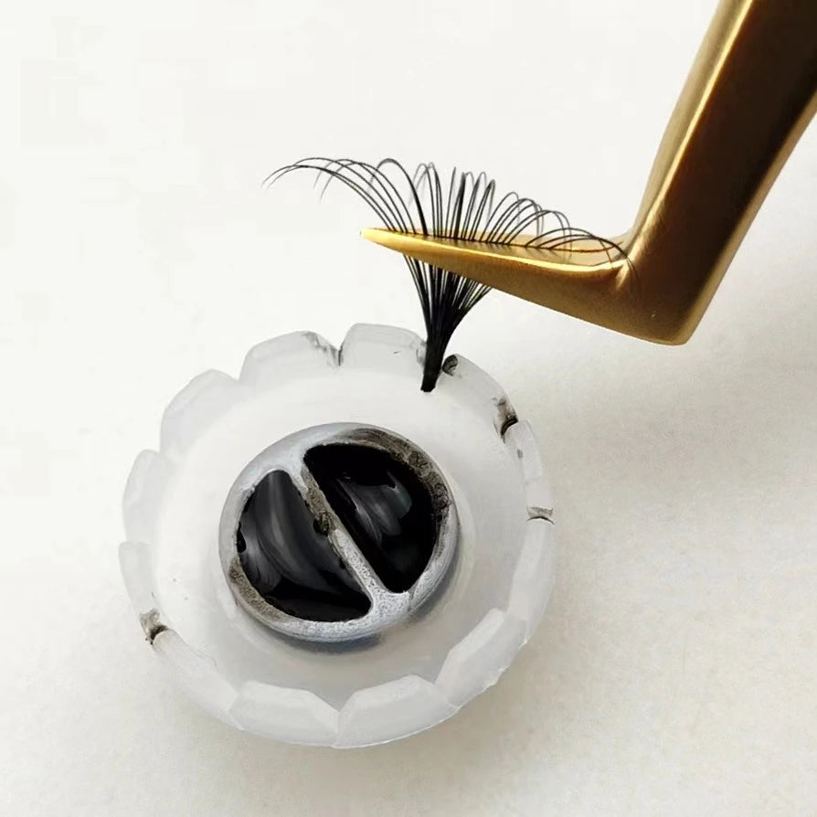 Matte Black Vegan Cruelty-Free Auto Blooming Fan Eyelash Extensions Easy to Apply Natural Long Volume Fans De Cil Bouquet Lashes