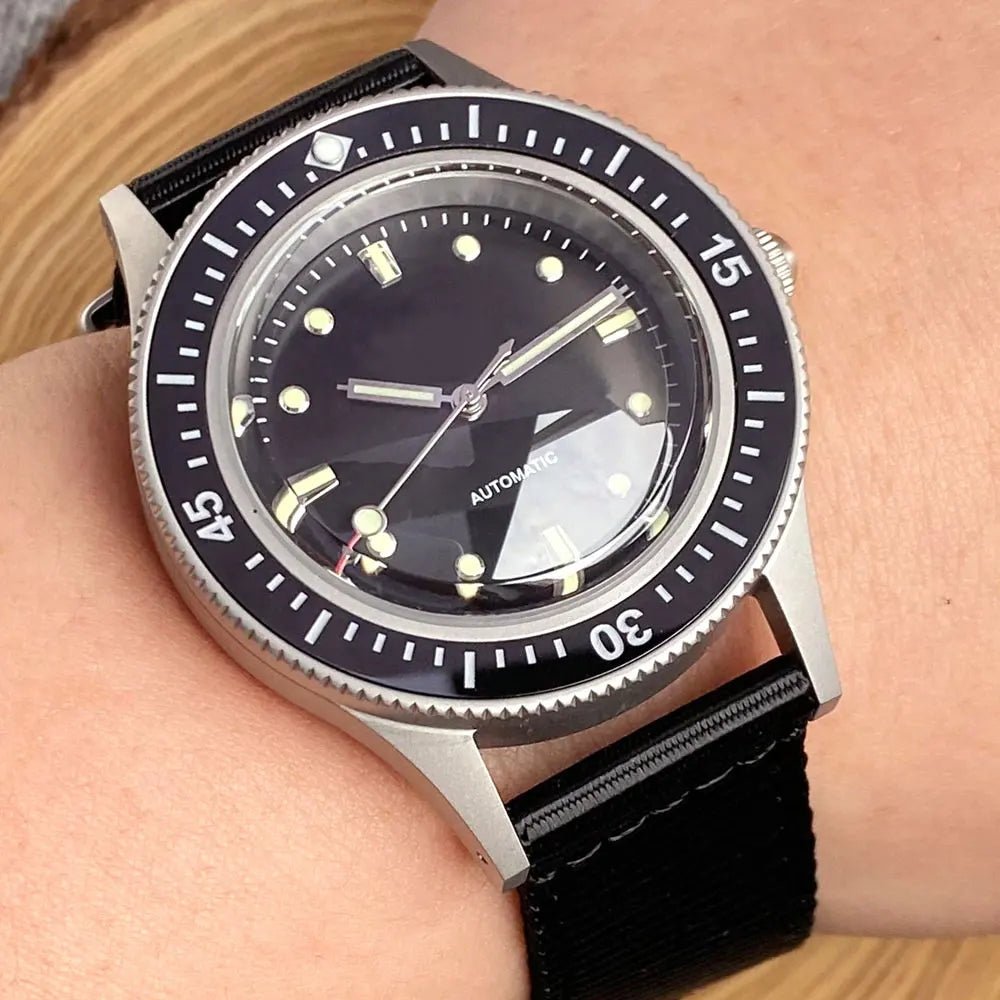 Vintage 20ATM Watch Diver Mechanical Watch Men S NH35 PT5000 Diamond Dial 120clicks Bezel Dome Sapphire Glass 20bar Clock