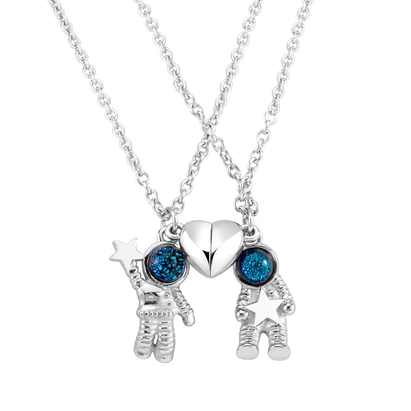 2022 Hot Vintage Stainless Steel Link Chain With Space Man Charms Magnetic Astronaut Couple Necklace for Lovers Wholesale