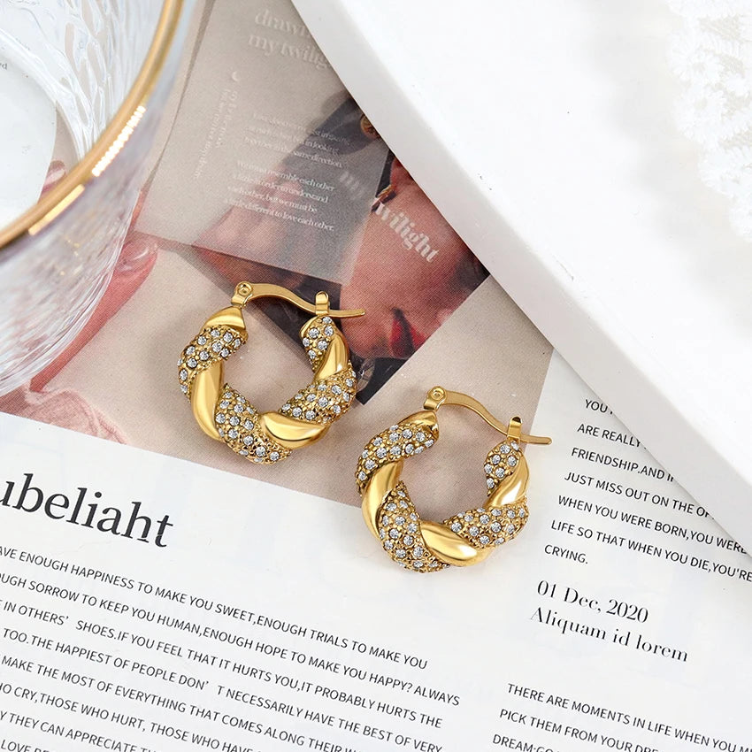 2023 New Fashion Jewelry Hypoallergenic Twisted Clear Stone Earrings Stainless 18k Gold Plated Chunky Twist Cz Earrings