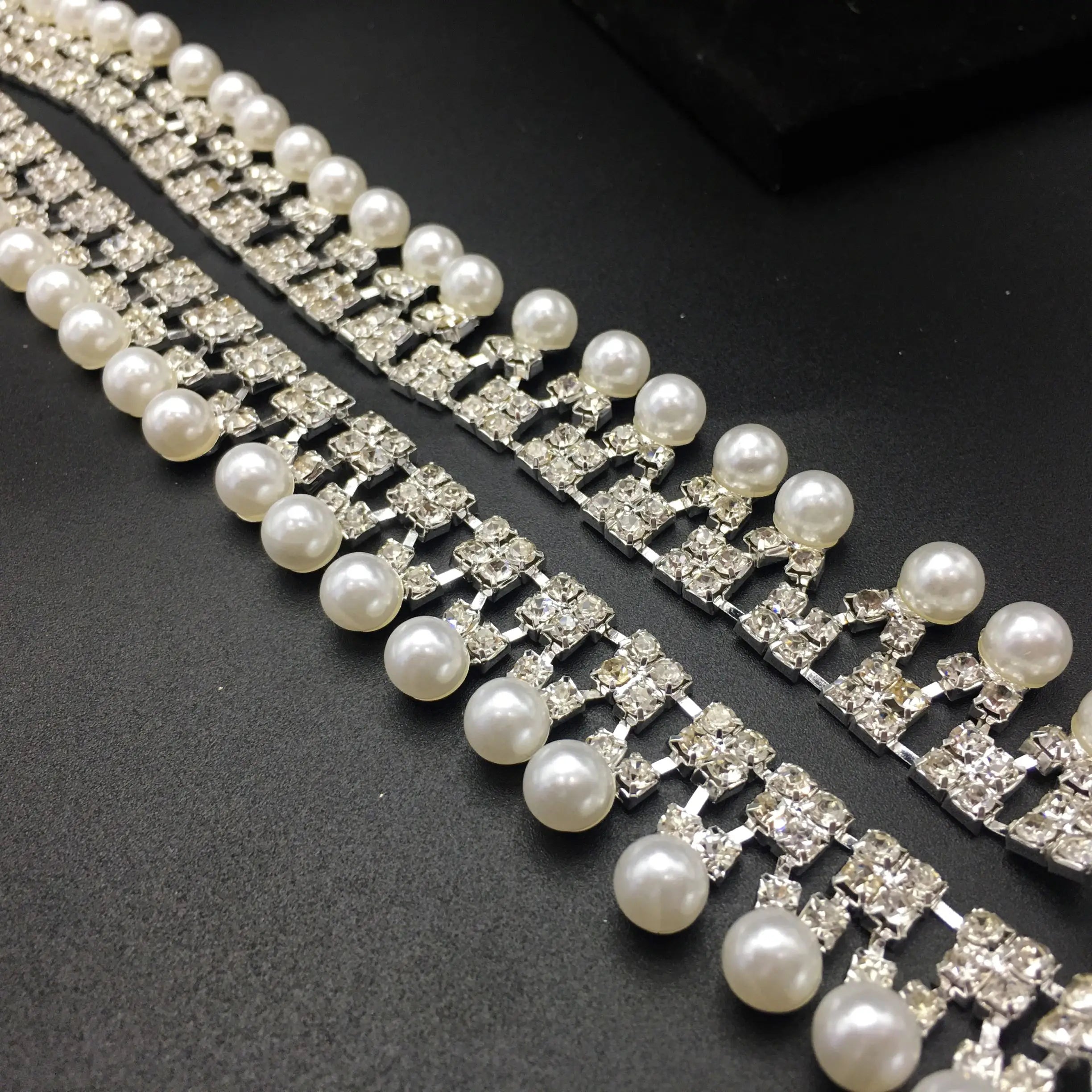 SINRONG Wholesale 8mm ABS Rhinestones Pearl Tassel Rhinestone Chain with Inlaid Decorative Welding for Wedding Dresses Clothes