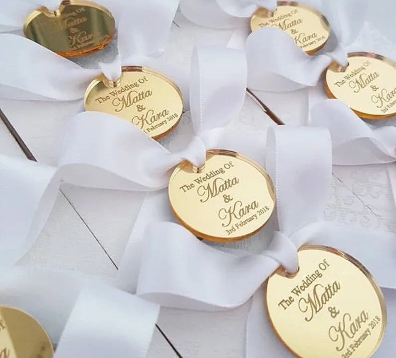 Personalized Custom Gold Mirror Menu Setting Plate With Bowknot Acrylic Place Name Cards Tag Wedding Cadeau Pour Inviter Mariage