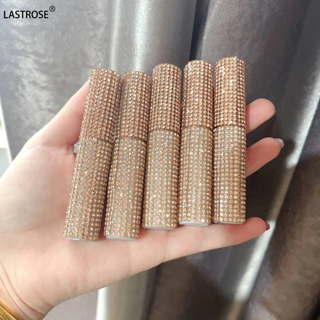 Wholesale Fast Drying Waterproof Eyelash Glue White Black Lash Glue for Lash Extension Private Label Eye Lash Glue Latex Free