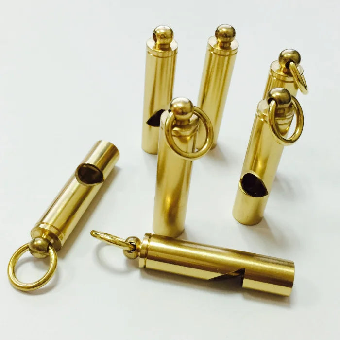 Vintage Yellow Copper Whistle Handmade Brass Survival Whistle Keychain Pendant Outdoor Supplies