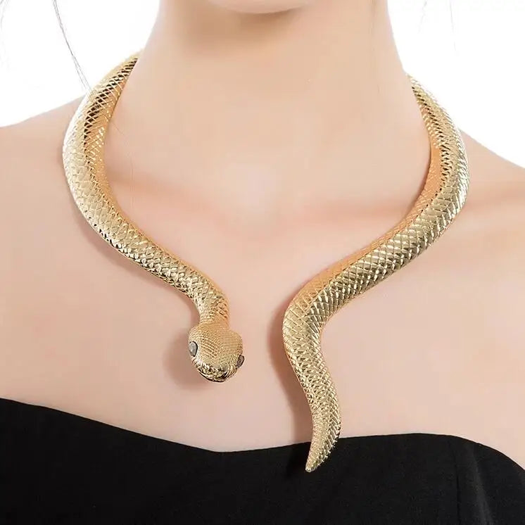 Fashion Snake Alloy Curved Bar Design Neck Collar Choker Necklace for Women Punk Collar Statement Snake Necklace Jewelry