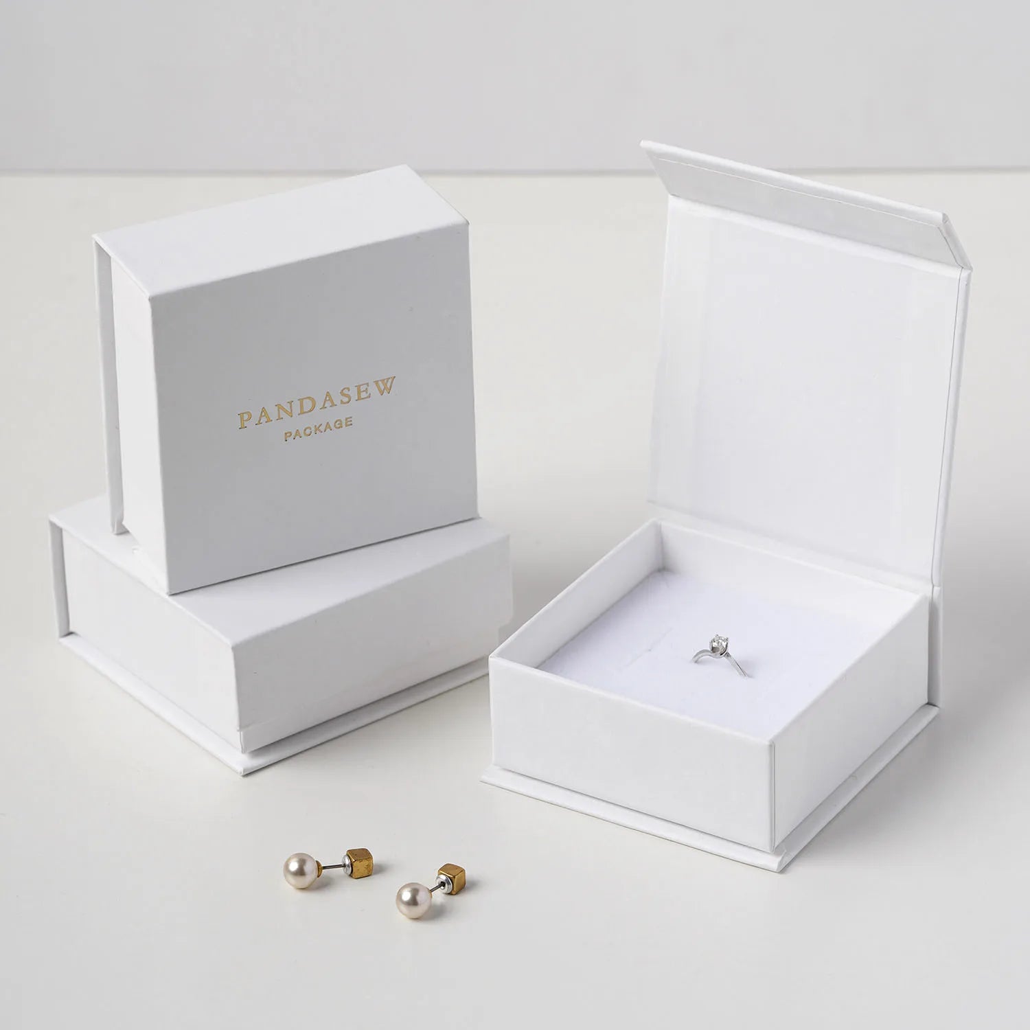 PandaSew Custom Logo White Magnetic Gift Paper Box Recyclable Folding Hard Rigid Packaging Boxes with Magnet Lid Jewelry Box