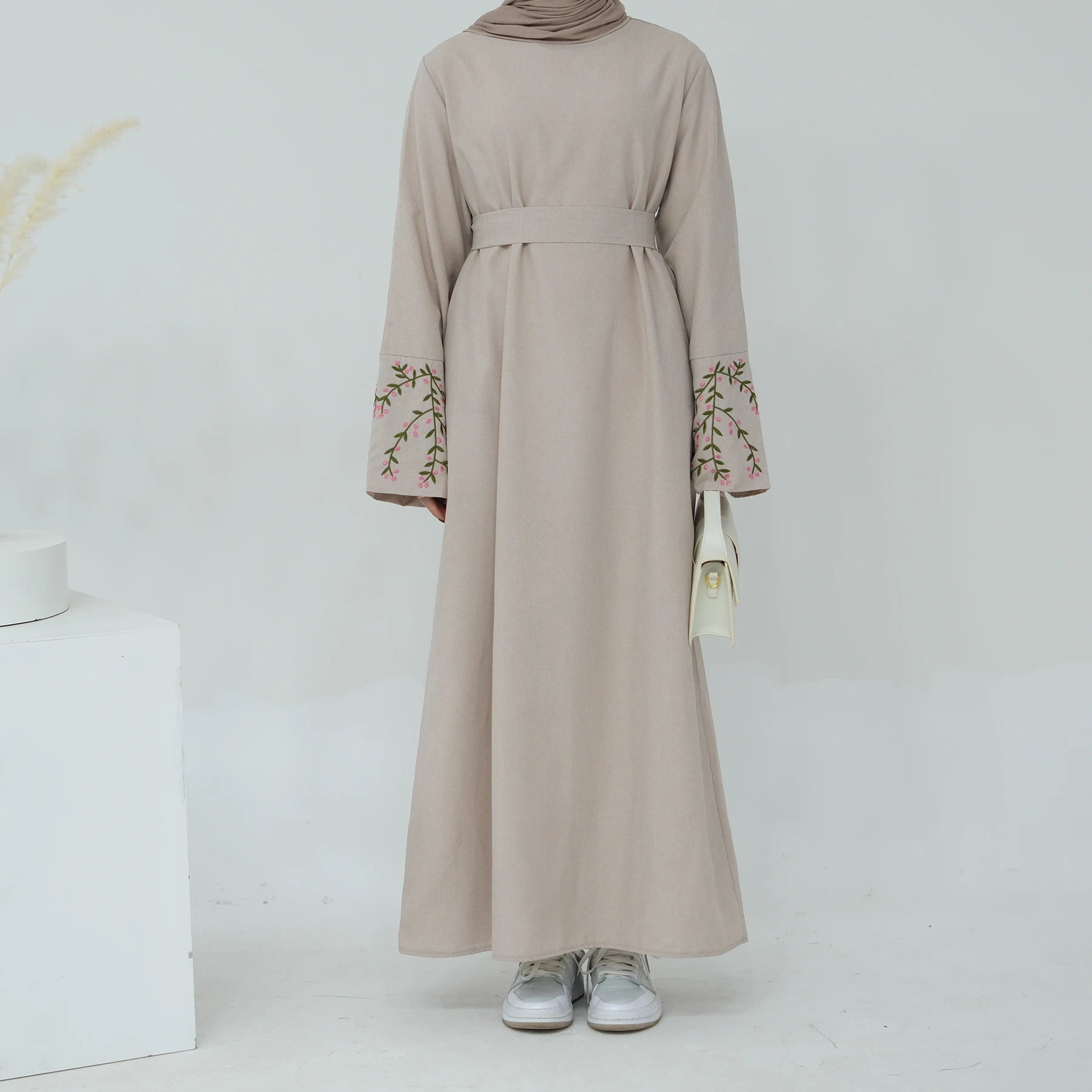 Elegant Traditional Muslim Clothing Linen Modest Abaya with Side Pocket Plus Size Embroidered Flower for Ladies