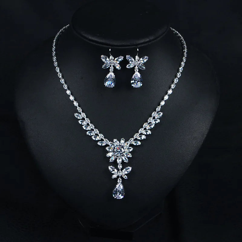 Japanese and Korean Light Luxury Fashion Zircon Necklace Earring Set Short Women's Clavicle Chain Bridal Dress Accessories