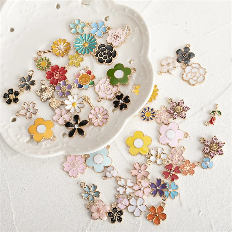 Mix Multi Style Alloy Enamel Flower Daisy Metal Charms Pendants for Jewelry Making DIY Handmade Five Petal Flower Jewelry Accessories