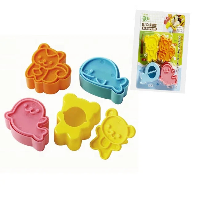 Durable Set of 4pcs  Cookie Cutter with Different Shape  Biscuit Cutter Set Kitchen Accessories for Kids Sandwich Cutter