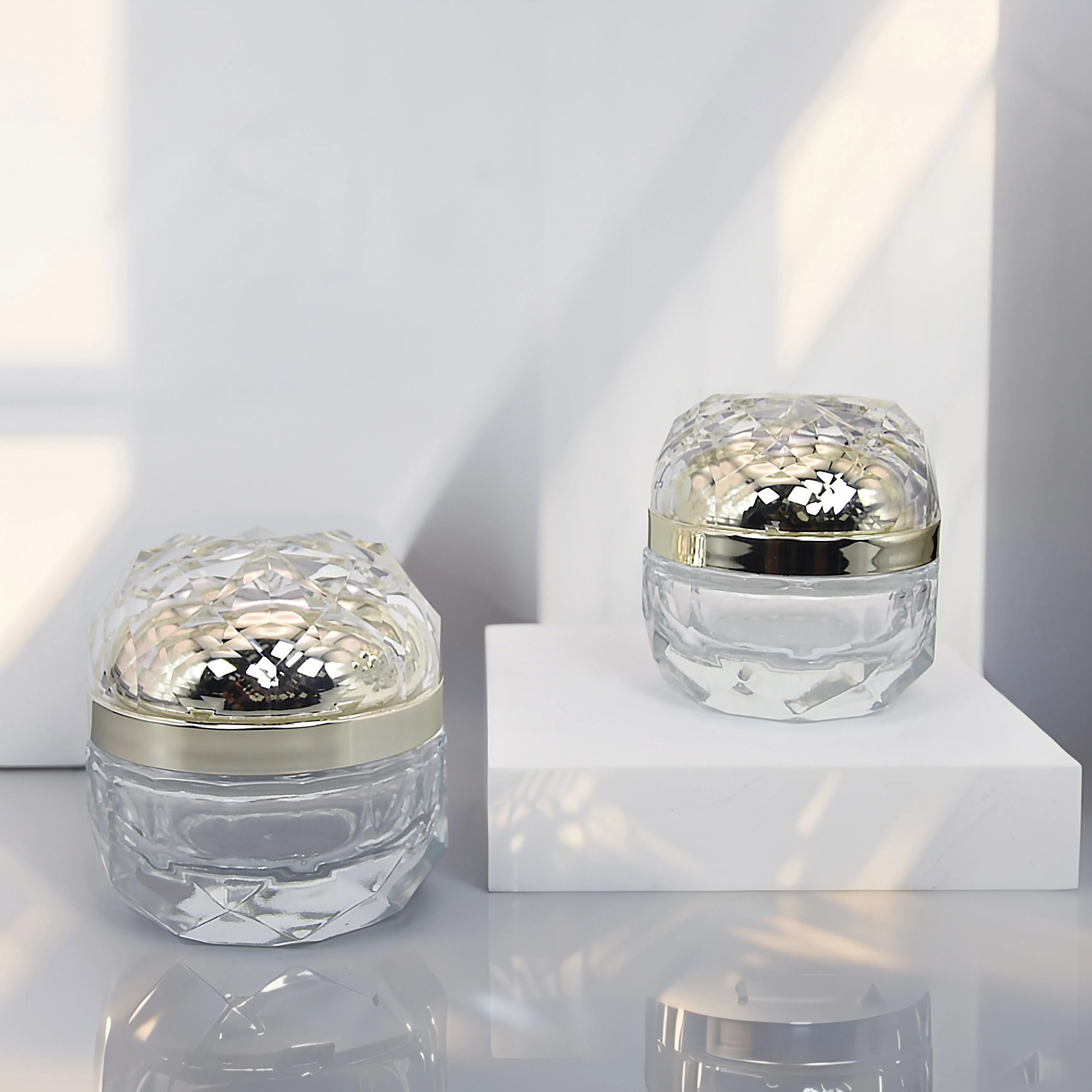 Luxury Empty Cosmetic Packaging Container Set for Skin Care Cream & Moisturizer Jars Clear Glass Jars Custom Logo OEM Service