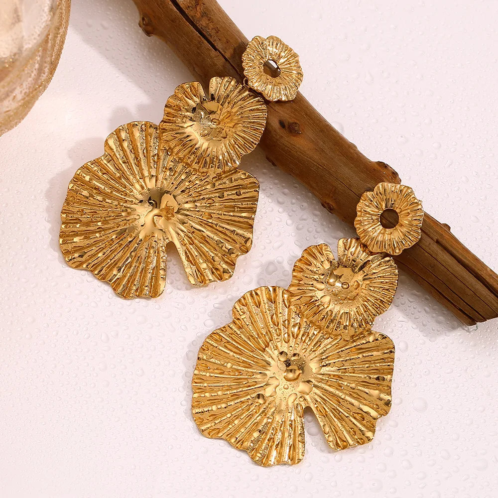 Ilona Trendy Retro Personality Ladies  18K Gold Plated Stainless Steel Stud Earrings Ginkgo Leaf Shape with Zircon Classic Style