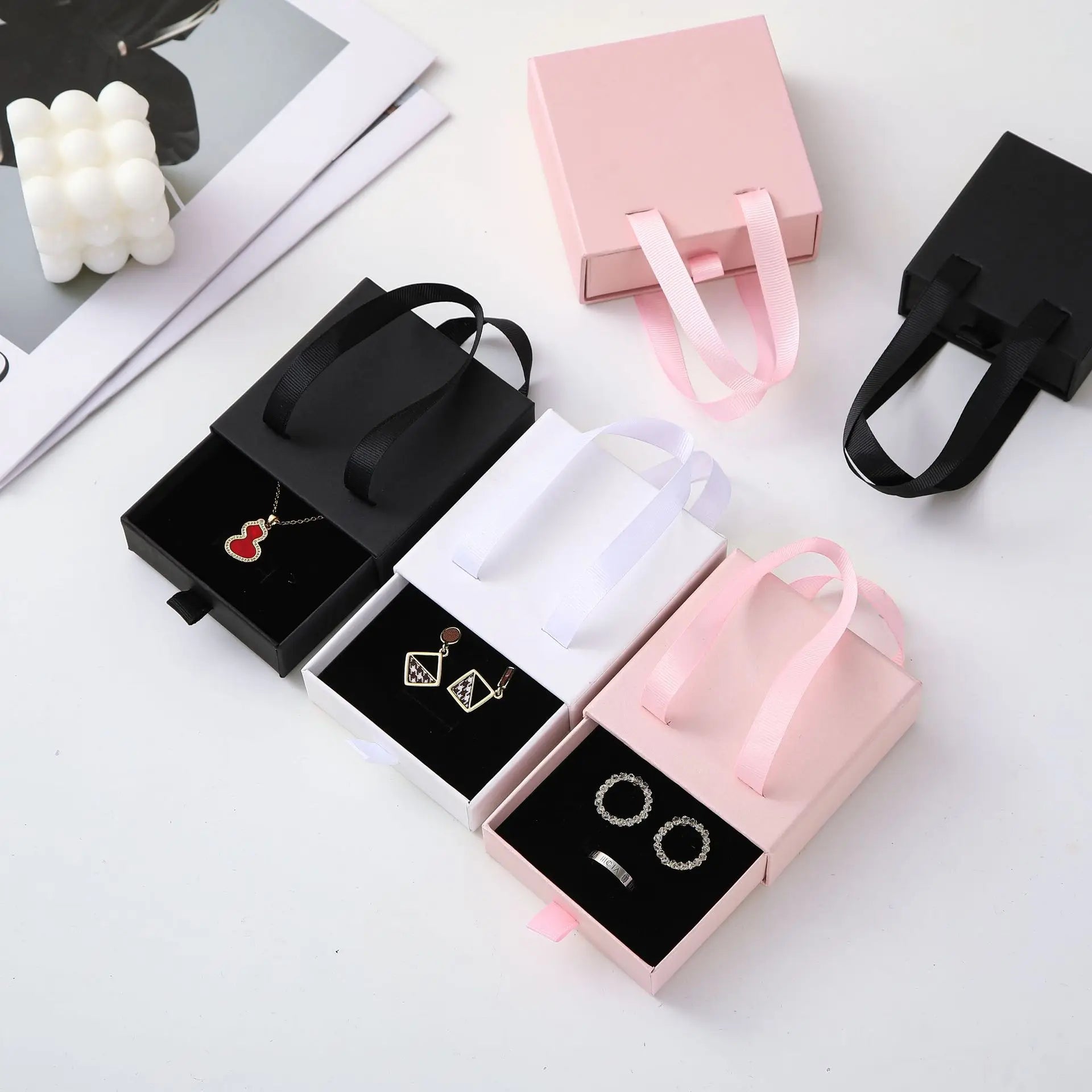 Eco-Friendly Custom Logo Matt Lamination Hard Rigid Recyclable Cardboard Paper Packaging Sliding Drawer Gift Box Sponge Base Lid