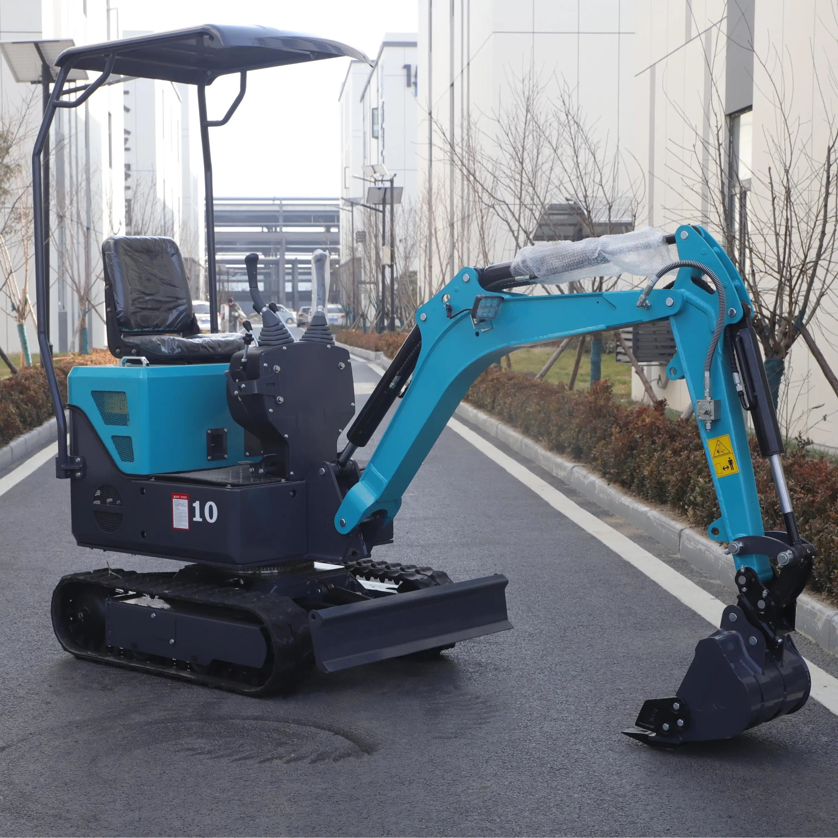 Hydraulic Mini Excavators Small Crawler Digger  Kubota Engine  Ce Epa  1 Ton Excavator With Attachment for Sale