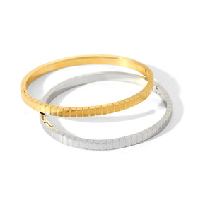 Women's Waterproof Stainless Steel Fashion Bracelet Simple 18K Gold Plated Solid Lines Elegant Bangles for Daily Wear