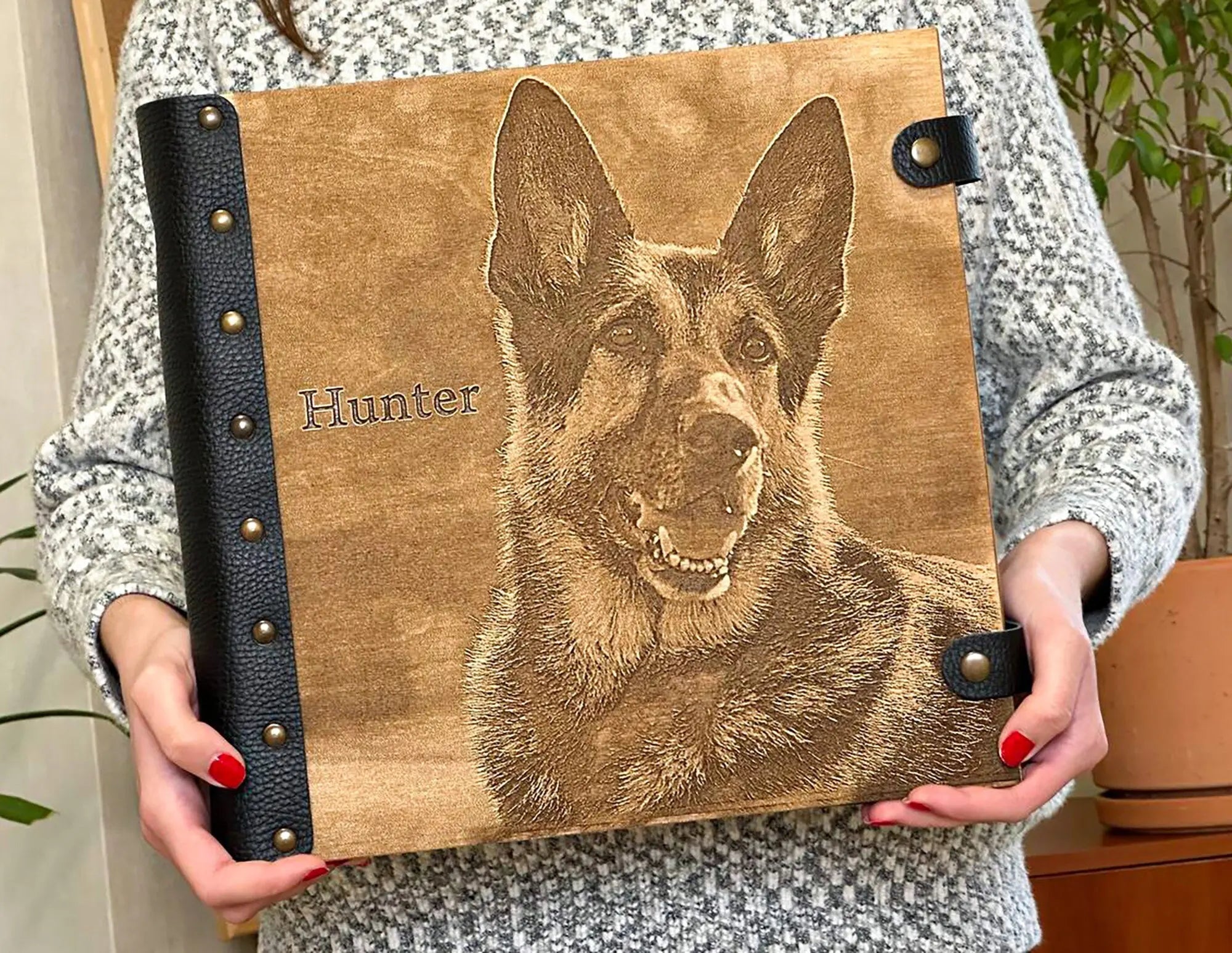 Wooden Carved Photo Album Cute Cat and Dog Pet 40pages Memory Photos Custom Commemorative Gift Photo Scrapbook