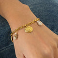 MC228 Wholesale 18K Gold Plated Stainless Steel Chain Conch Shell Charm Pendant Bracelet Women Fashion Pendant Bracelets