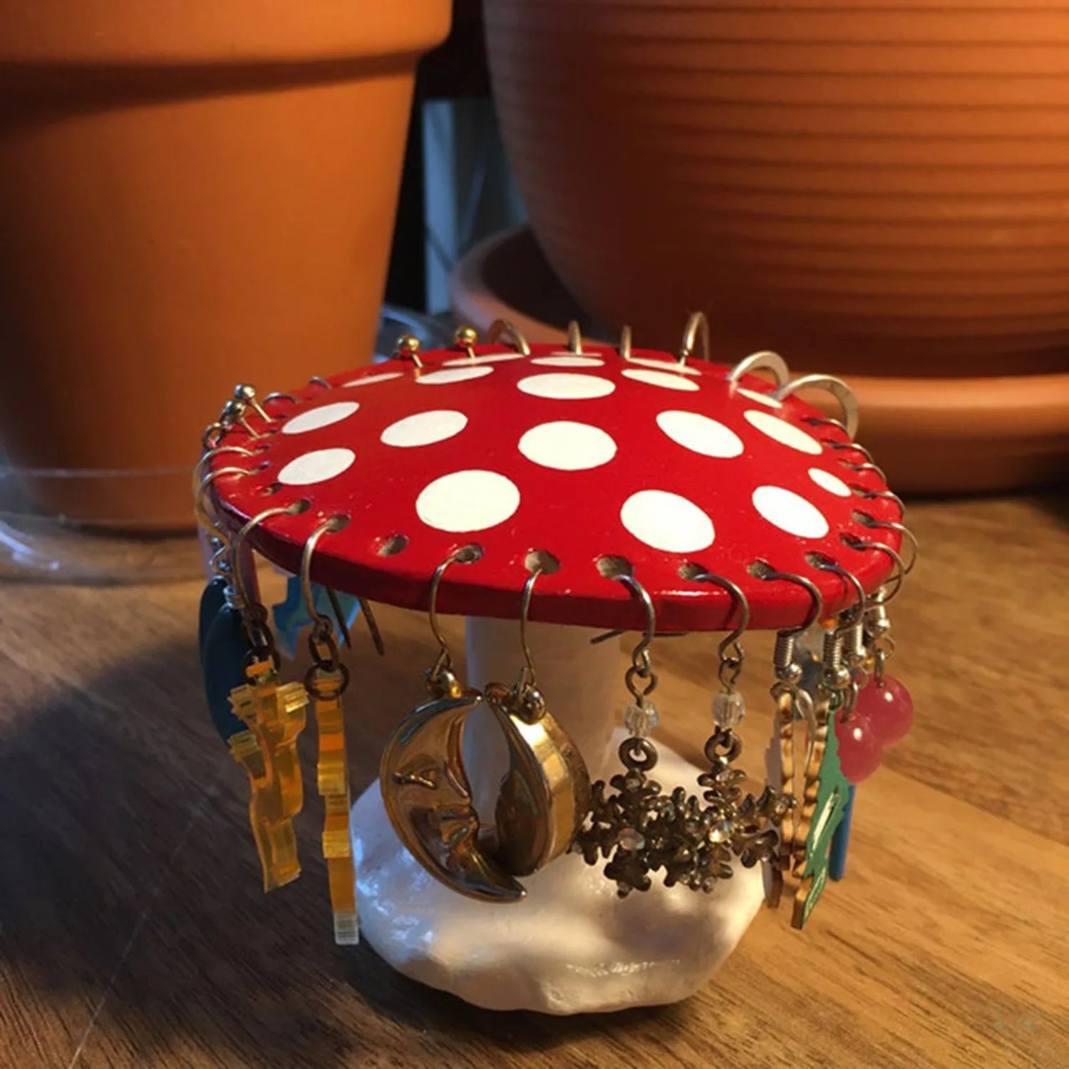 Hot Sell New Style Desktop Ornament Resin Decoration Mushroom Earring Holder Shelf Resin Crafts