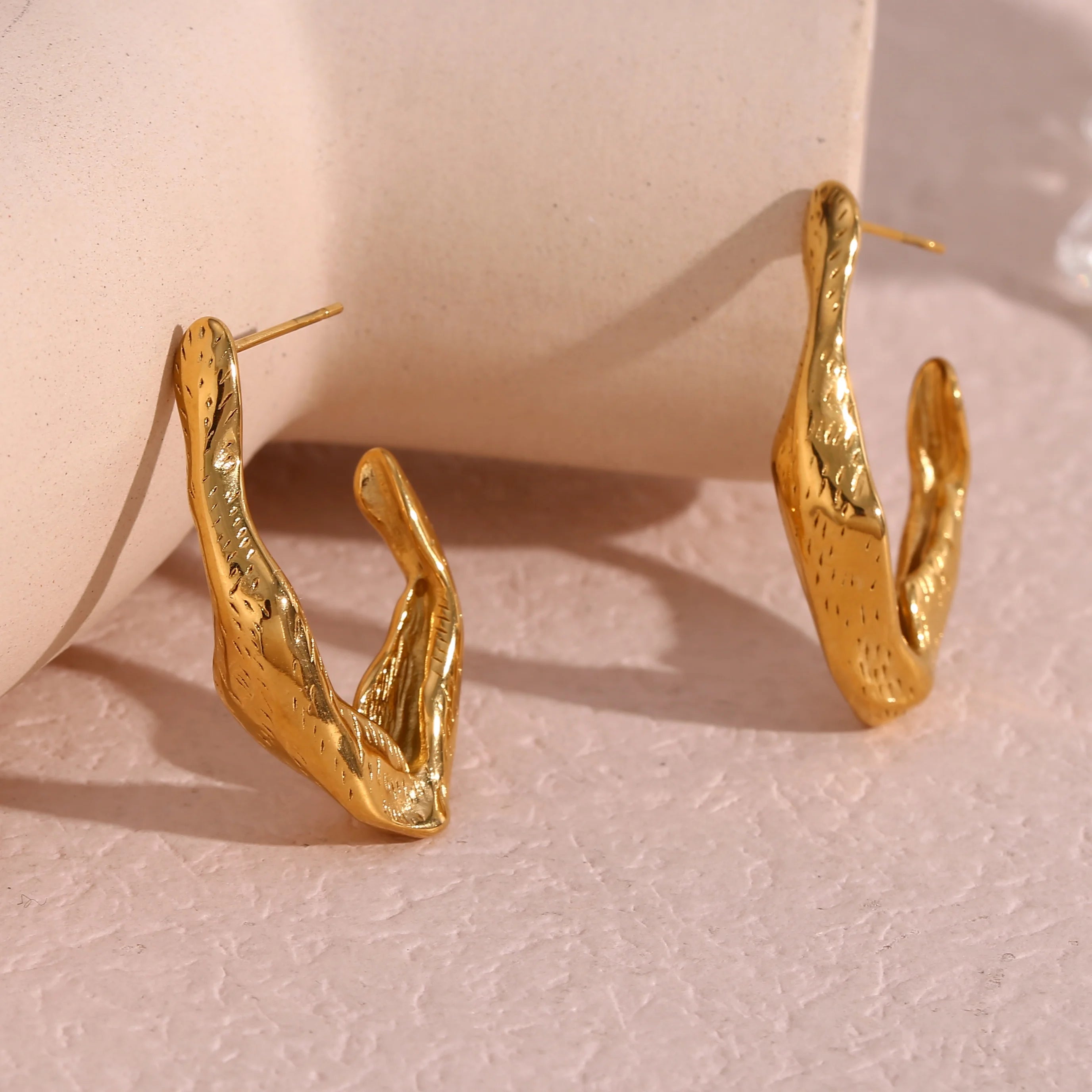 Dreamshow Vintage Irregular Hook Shape Hoop Earring 18K Gold Plated Stainless Steel Earring Tarnish Free Jewelry
