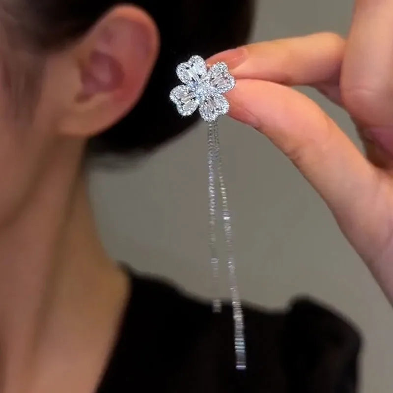Micro Paved Zirconia Clover Tassel Ear Cuff Non-Pierced Wearable Earrings Four Clover Zircon Shiny Stud Earring Ear Bone Clip