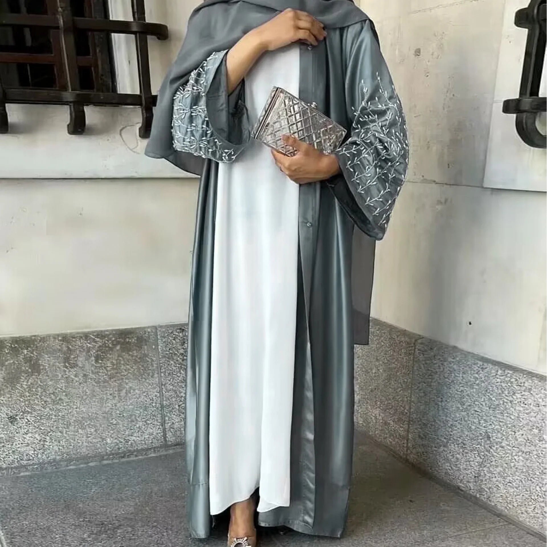 Solid Color Blended Fabric 2 Pocket Embroidery Flower Cuff Factory Directly Sale Custom Arab Middle East Women Abaya