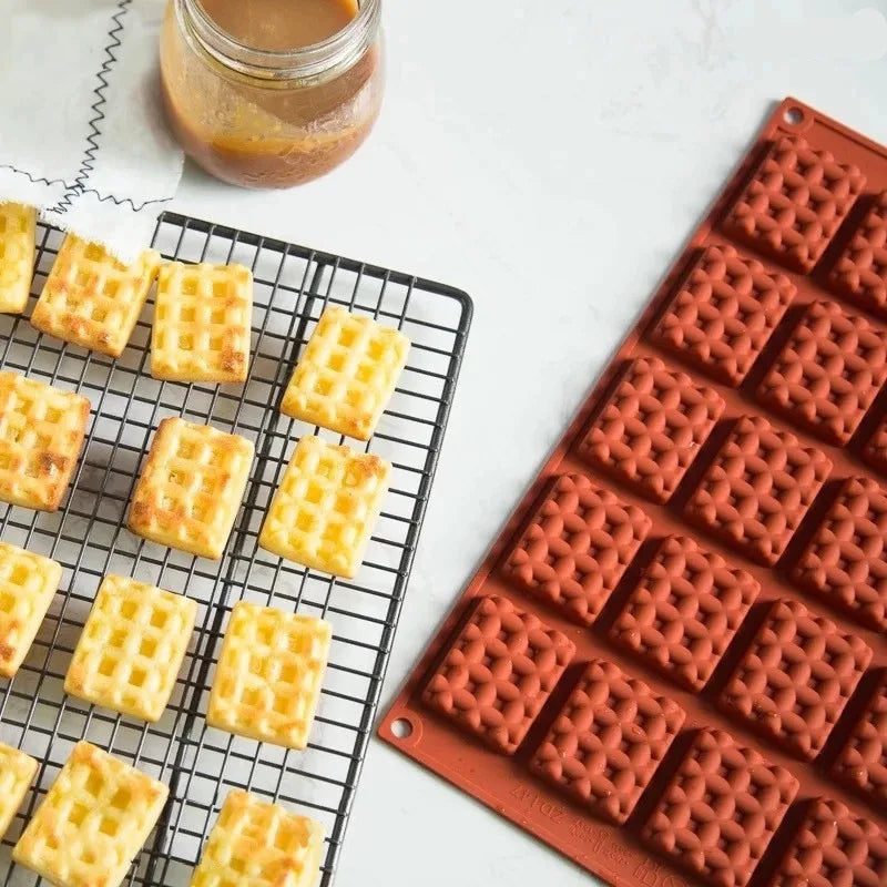 BPA Free Eco-Friendly Odorless 20-Cavity Silicone Waffle Molds Cake Biscuit Mould in OPP Bag Packaging