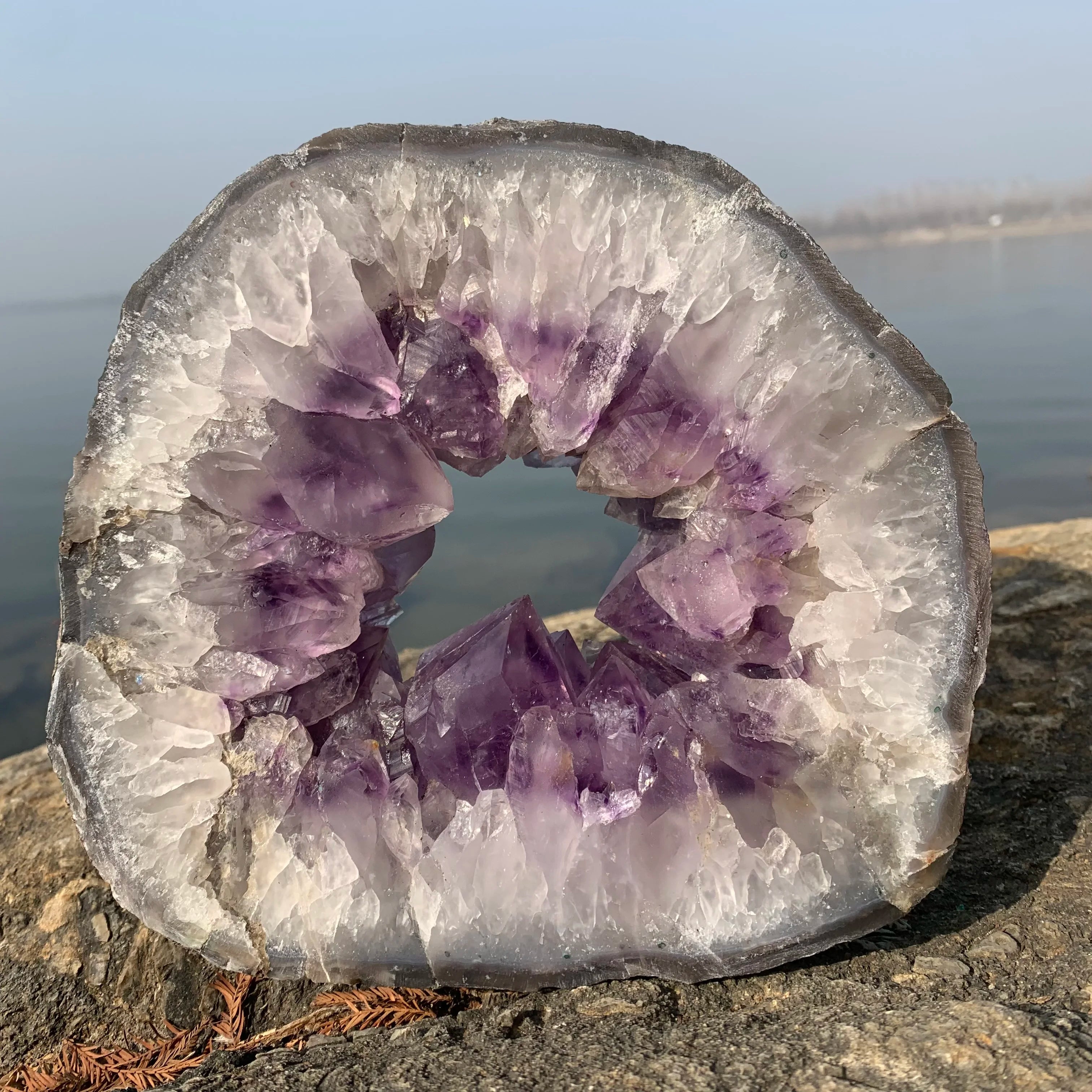 Natural Crystal Crafts Smiling Amethyst Geode Slabs Polished Large Amethyst Geode Slice for Decoration