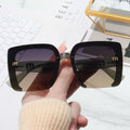2025 Vintage Luxury Sunglasses for Women Designer Fashion Oversized Square UV400 Rimless Sun Glasses Red Green Gray Frame Colors